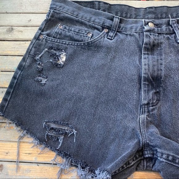 Vintage Wrangler black high rise distressed jean cut off shorts size 14 - Picture 4 of 7